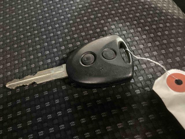ハイゼットカーゴクルーズターボＳＡIIIターボ車　インパネシフト　リモコンキー　ＣＤプレーヤー　衝突被害軽減システム　レーンアシスト　ＡＢＳ　両側スライドドア　エコアイドル（鹿児島県）の中古車