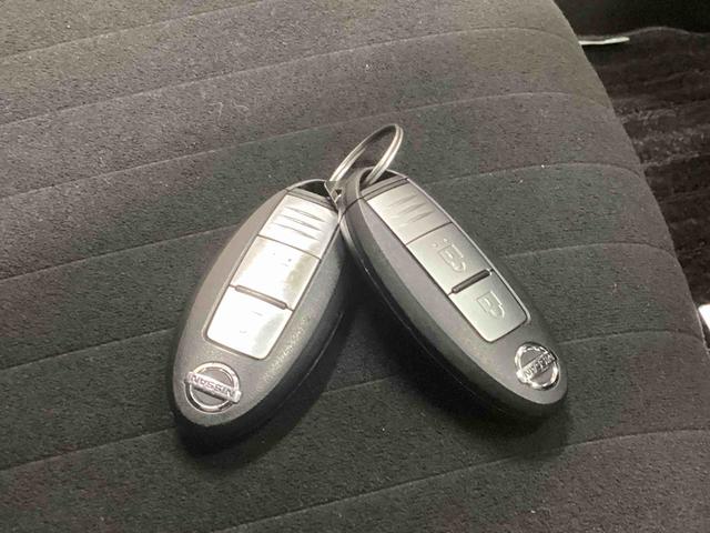 ノートe−パワー メダリストフロアシフト プッシュスタートスイッチ 電子カードキー カーナビ バックモニター(バックミラー) アルミホイール(鹿児島県)の中古車