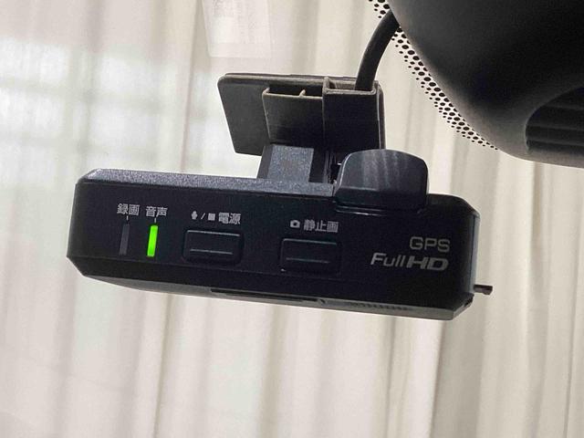 ノートe−パワー メダリストフロアシフト プッシュスタートスイッチ 電子カードキー カーナビ バックモニター(バックミラー) アルミホイール(鹿児島県)の中古車