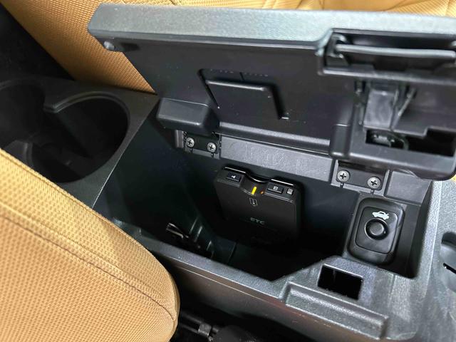コペンセロ走行無制限1年保証 車検整備付き 純正7インチナビ 電動オープンルーフ ETC車載器 シートヒーター LEDヘッドライト USBソケット(石川県)の中古車