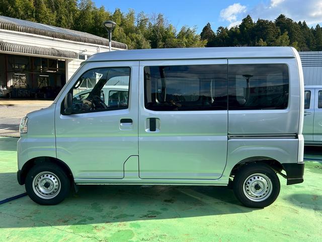 ハイゼットカーゴＤＸ４ＷＤ　スマートアシスト３　前後コーナーセンサー　ＡＭ・ＦＭラジオ　両側スライドドア　オートライト　キーレス　マニュアルエアコン　ＡＢＳ　ＣＶＴ車（石川県）の中古車