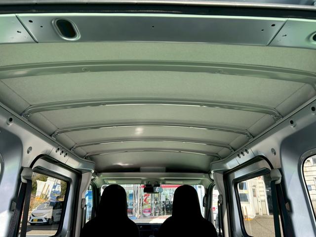 ハイゼットカーゴＤＸ４ＷＤ　スマートアシスト３　前後コーナーセンサー　ＡＭ・ＦＭラジオ　両側スライドドア　オートライト　キーレス　マニュアルエアコン　ＡＢＳ　ＣＶＴ車（石川県）の中古車