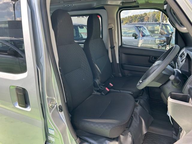 ハイゼットカーゴＤＸ４ＷＤ　スマートアシスト３　前後コーナーセンサー　ＡＭ・ＦＭラジオ　両側スライドドア　オートライト　キーレス　マニュアルエアコン　ＡＢＳ　ＣＶＴ車（石川県）の中古車