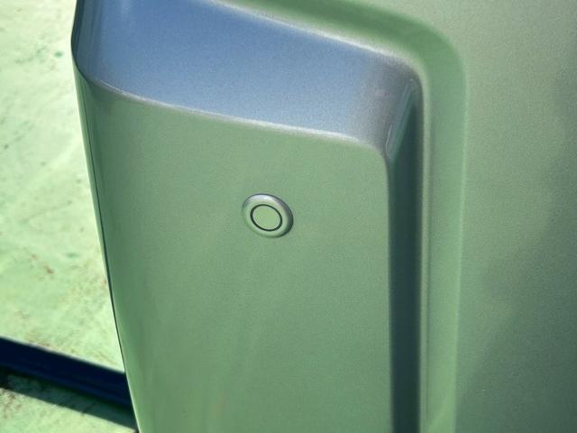 ハイゼットカーゴＤＸ４ＷＤ　スマートアシスト３　前後コーナーセンサー　ＡＭ・ＦＭラジオ　両側スライドドア　オートライト　キーレス　マニュアルエアコン　ＡＢＳ　ＣＶＴ車（石川県）の中古車