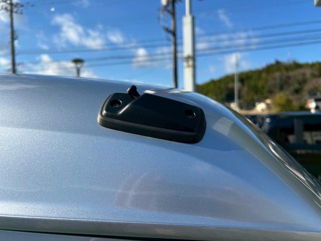 ハイゼットカーゴＤＸ４ＷＤ　スマートアシスト３　前後コーナーセンサー　ＡＭ・ＦＭラジオ　両側スライドドア　オートライト　キーレス　マニュアルエアコン　ＡＢＳ　ＣＶＴ車（石川県）の中古車