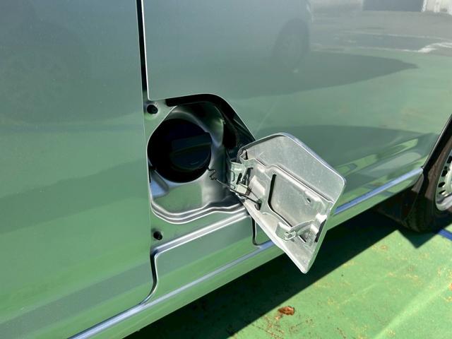 ハイゼットカーゴＤＸ４ＷＤ　スマートアシスト３　前後コーナーセンサー　ＡＭ・ＦＭラジオ　両側スライドドア　オートライト　キーレス　マニュアルエアコン　ＡＢＳ　ＣＶＴ車（石川県）の中古車