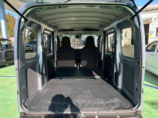 ハイゼットカーゴＤＸ４ＷＤ　スマートアシスト３　前後コーナーセンサー　ＡＭ・ＦＭラジオ　両側スライドドア　オートライト　キーレス　マニュアルエアコン　ＡＢＳ　ＣＶＴ車（石川県）の中古車