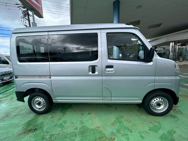 ハイゼットカーゴＤＸ４ＷＤ　次世代スマートアシスト　前後コーナーセンサー　ＣＶＴ　両側スライドドア　オートライト　ＦＭ／ＡＭラジオ　マニュアルエアコン　ＡＢＳ　アイドリングストップ　キーレス（石川県）の中古車