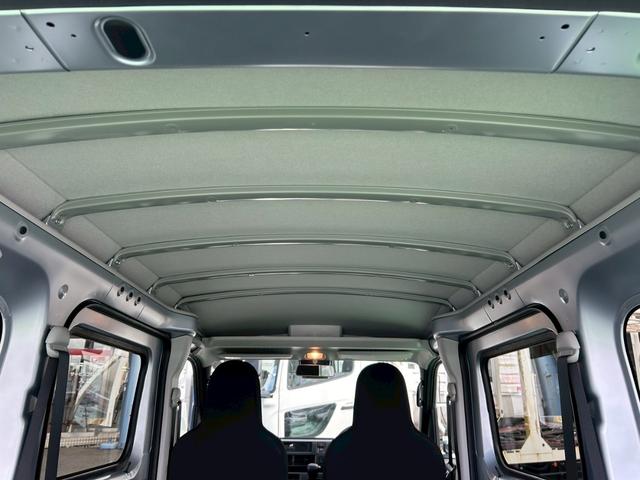 ハイゼットカーゴＤＸ４ＷＤ　次世代スマートアシスト　前後コーナーセンサー　ＣＶＴ　両側スライドドア　オートライト　ＦＭ／ＡＭラジオ　マニュアルエアコン　ＡＢＳ　アイドリングストップ　キーレス（石川県）の中古車