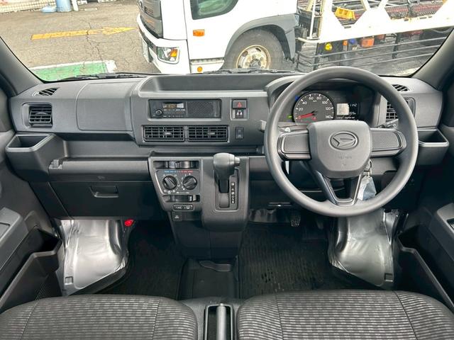 ハイゼットカーゴＤＸ４ＷＤ　次世代スマートアシスト　前後コーナーセンサー　ＣＶＴ　両側スライドドア　オートライト　ＦＭ／ＡＭラジオ　マニュアルエアコン　ＡＢＳ　アイドリングストップ　キーレス（石川県）の中古車