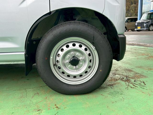 ハイゼットカーゴＤＸ４ＷＤ　次世代スマートアシスト　前後コーナーセンサー　ＣＶＴ　両側スライドドア　オートライト　ＦＭ／ＡＭラジオ　マニュアルエアコン　ＡＢＳ　アイドリングストップ　キーレス（石川県）の中古車