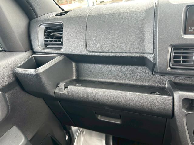 ハイゼットカーゴＤＸ４ＷＤ　次世代スマートアシスト　前後コーナーセンサー　ＣＶＴ　両側スライドドア　オートライト　ＦＭ／ＡＭラジオ　マニュアルエアコン　ＡＢＳ　アイドリングストップ　キーレス（石川県）の中古車