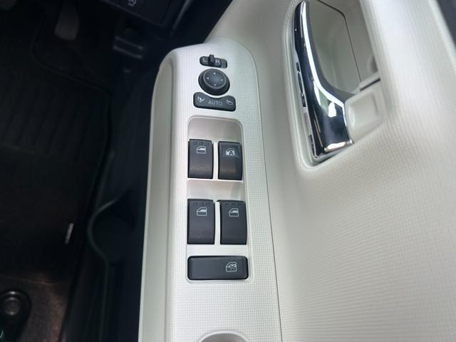 ムーヴキャンバスストライプスＧ４ＷＤ　オートエアコン　両側パワースライドドア　純正７インチナビ　シートヒーター　バックカメラ　オートライト　横滑り防止装置　キーレス　スマートキー（石川県）の中古車