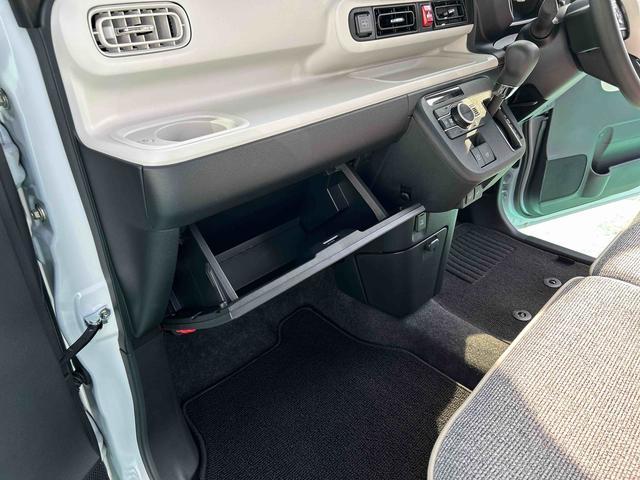 ムーヴキャンバスストライプスＧ２ＷＤ　純正７インチナビ　バックカメラ　シートヒーター　スマアシ　電動パーキングブレーキ（石川県）の中古車