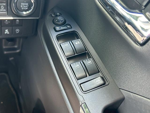 タントカスタムＸ４ＷＤ　次世代スマートアシスト　７インチナビ　バックカメラ　シートバックテーブル　サンシェード　シートヒーター　両側パワースライドドア　電動パーキングブレーキ・ブレーキホールド機能　オートライト（石川県）の中古車