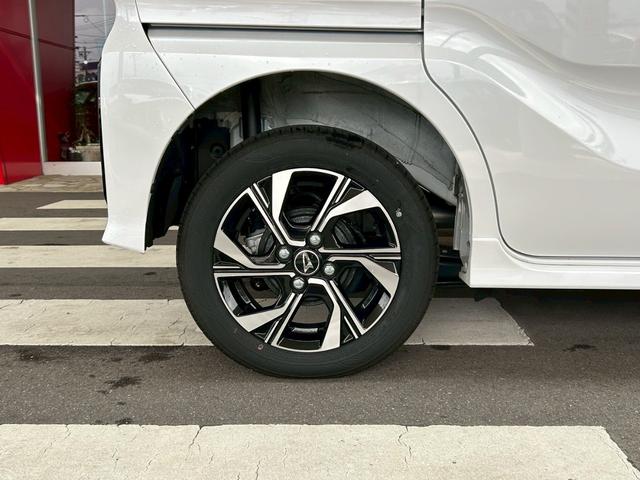 タントカスタムＸ４ＷＤ　次世代スマートアシスト　両側パワースライドドア　シートヒーター　パノラマ対応カメラ　ステアリングスイッチ　シートバックテーブル　サンシェード　電動パーキングブレーキ・ブレーキホールド機能（石川県）の中古車