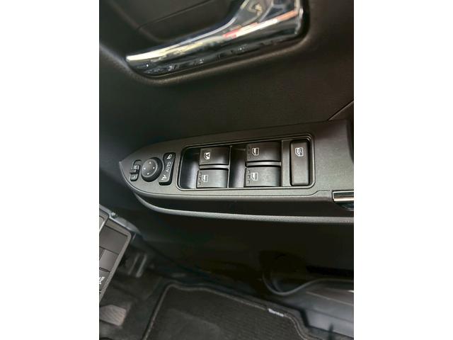 タントカスタムＸ４ＷＤ　次世代スマートアシスト　両側パワースライドドア　シートヒーター　パノラマ対応カメラ　ステアリングスイッチ　シートバックテーブル　サンシェード　電動パーキングブレーキ・ブレーキホールド機能（石川県）の中古車