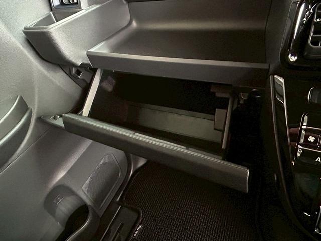 タントカスタムＸ４ＷＤ　次世代スマートアシスト　両側パワースライドドア　シートヒーター　パノラマ対応カメラ　ステアリングスイッチ　シートバックテーブル　サンシェード　電動パーキングブレーキ・ブレーキホールド機能（石川県）の中古車