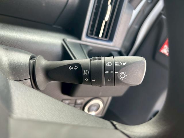 タントカスタムＸ４ＷＤ　次世代スマートアシスト　両側パワースライドドア　シートヒーター　パノラマ対応カメラ　ステアリングスイッチ　シートバックテーブル　サンシェード　電動パーキングブレーキ・ブレーキホールド機能（石川県）の中古車