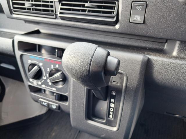 ハイゼットカーゴＤＸ４ＷＤ　スマートアシスト　キーレスリモコン　フロントパワーウインド　スチールホイール　両側リアスライドドア　コーナーセンサー　マニュアルエアコン　オートライト　アイドリングストップ（石川県）の中古車