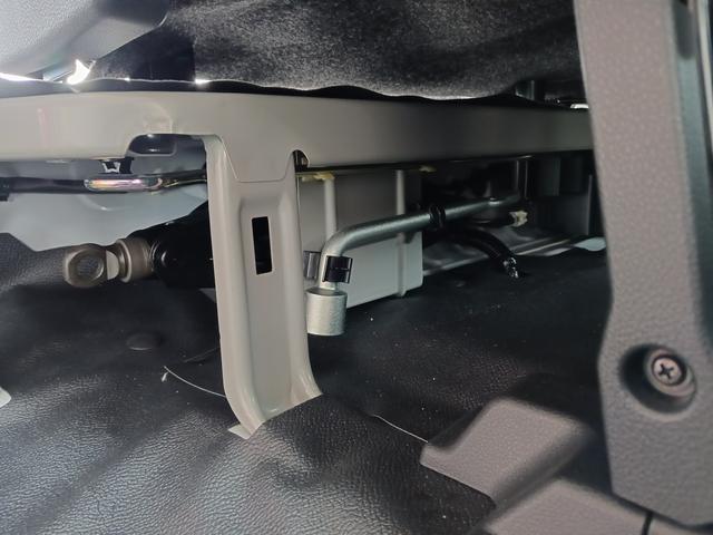 ハイゼットカーゴＤＸ４ＷＤ　スマートアシスト　キーレスリモコン　フロントパワーウインド　スチールホイール　両側リアスライドドア　コーナーセンサー　マニュアルエアコン　オートライト　アイドリングストップ（石川県）の中古車