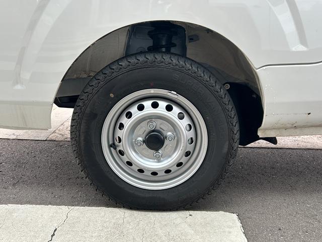 ハイゼットトラックスタンダード４ＷＤ　マニュアルエアコン　パワステ　タイミングチェーン　ラジオデッキ　手動ドアミラー　手動ウィンドウ　衝突被害軽減システム　横滑り防止機能　アイドリングストップ　ＡＢＳ（石川県）の中古車