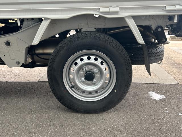 ハイゼットトラックスタンダード４ＷＤ　マニュアルエアコン　パワステ　タイミングチェーン　ラジオデッキ　手動ドアミラー　手動ウィンドウ　衝突被害軽減システム　横滑り防止機能　アイドリングストップ　ＡＢＳ（石川県）の中古車