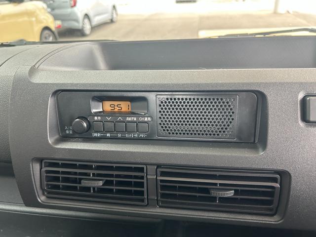 ハイゼットトラックスタンダード４ＷＤ　マニュアルエアコン　パワステ　タイミングチェーン　ラジオデッキ　手動ドアミラー　手動ウィンドウ　衝突被害軽減システム　横滑り防止機能　アイドリングストップ　ＡＢＳ（石川県）の中古車