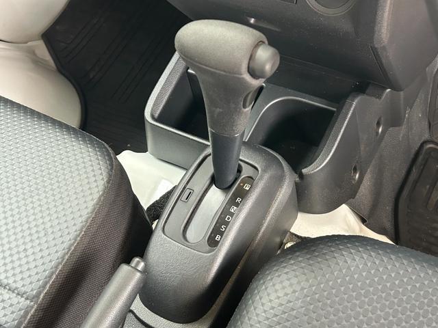 ハイゼットトラックスタンダード４ＷＤ　マニュアルエアコン　パワステ　タイミングチェーン　ラジオデッキ　手動ドアミラー　手動ウィンドウ　衝突被害軽減システム　横滑り防止機能　アイドリングストップ　ＡＢＳ（石川県）の中古車