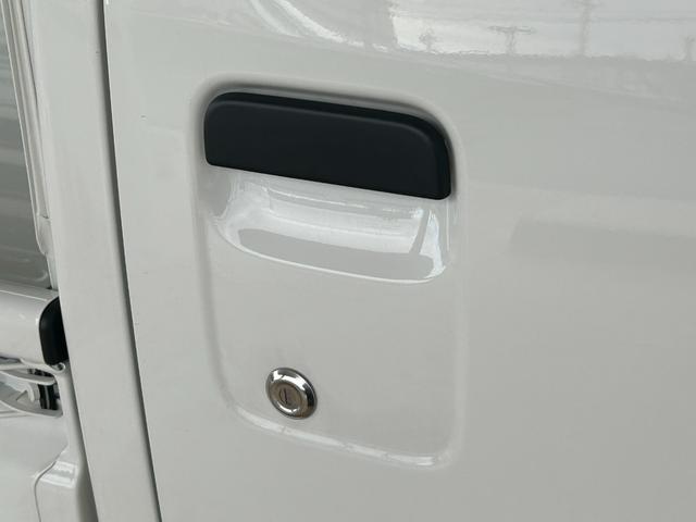 ハイゼットトラックスタンダード４ＷＤ　マニュアルエアコン　パワステ　タイミングチェーン　ラジオデッキ　手動ドアミラー　手動ウィンドウ　衝突被害軽減システム　横滑り防止機能　アイドリングストップ　ＡＢＳ（石川県）の中古車