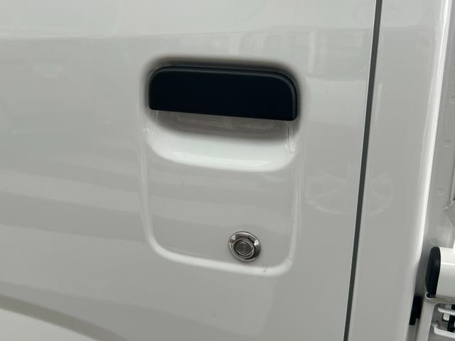 ハイゼットトラックスタンダード４ＷＤ　マニュアルエアコン　パワステ　タイミングチェーン　ラジオデッキ　手動ドアミラー　手動ウィンドウ　衝突被害軽減システム　横滑り防止機能　アイドリングストップ　ＡＢＳ（石川県）の中古車