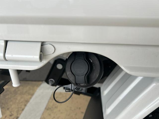 ハイゼットトラックスタンダード４ＷＤ　マニュアルエアコン　パワステ　タイミングチェーン　ラジオデッキ　手動ドアミラー　手動ウィンドウ　衝突被害軽減システム　横滑り防止機能　アイドリングストップ　ＡＢＳ（石川県）の中古車