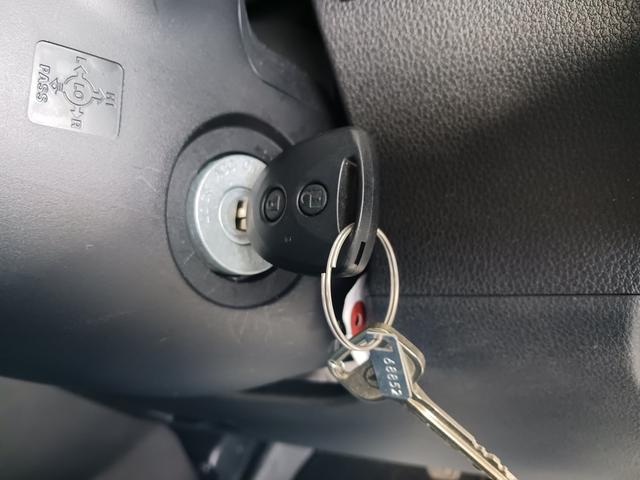 ハイゼットカーゴＤＸ４ＷＤ　スマートアシスト　キーレスリモコン　フロントパワーウインド　スチールホイール　両側リヤスライドドア　コーナーセンサー　マニュアルエアコン　カーペットマット　オートライト　アイドリングストップ（石川県）の中古車