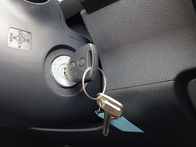 ハイゼットカーゴＤＸ　４ＷＤ４ＷＤ　スマートアシスト　キーレスリモコン　フロントパワーウインド　両側リアスライドドア　コーナーセンサー　マニュアルエアコン　オートライト　アイドリングストップ（石川県）の中古車