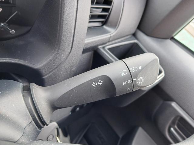 ハイゼットカーゴＤＸ　４ＷＤ４ＷＤ　スマートアシスト　キーレスリモコン　フロントパワーウインド　両側リアスライドドア　コーナーセンサー　マニュアルエアコン　オートライト　アイドリングストップ（石川県）の中古車