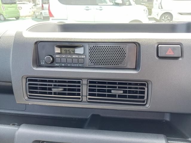 ハイゼットトラックスタンダード　４ＷＤ４ＷＤ　ＡＭ／ＦＭラジオ　スマアシ　ハロゲンヘッドライト　オートライト　オートマチックハイビーム　ラバーマット（石川県）の中古車