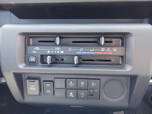 ハイゼットトラックスタンダード　４ＷＤ４ＷＤ　ＡＭ／ＦＭラジオ　スマアシ　ハロゲンヘッドライト　オートライト　オートマチックハイビーム　ラバーマット（石川県）の中古車