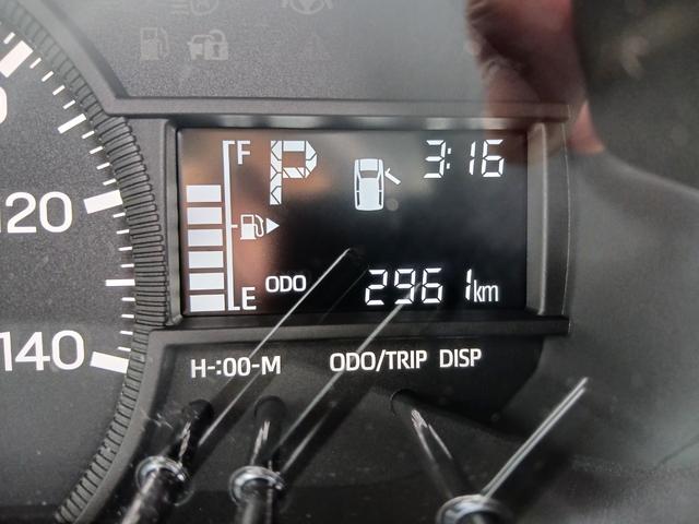 ハイゼットカーゴＤＸ　４ＷＤスマアシ　ラジオ　キーレスエントリー　マニュアルエアコン　パワーウインドウ　オートライト　ハンド式サイドブレーキ　ハロゲンヘッドライト　アイドリングストップ（石川県）の中古車