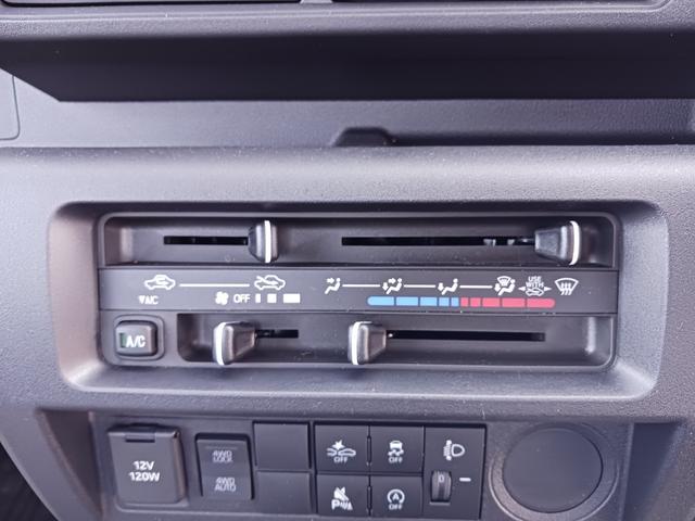 ハイゼットトラックスタンダード　４ＷＤ４ＷＤ　ＡＭ／ＦＭラジオ　スマアシ　ハロゲンヘッドライト　オートライト　オートマチックハイビーム　ラバーマット（石川県）の中古車