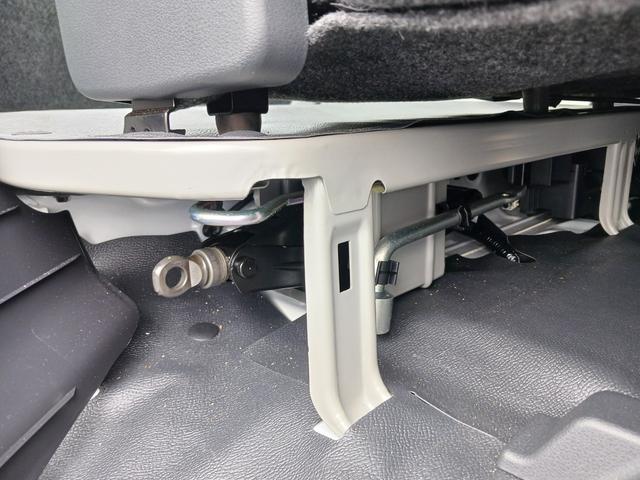 ハイゼットカーゴスペシャル　４ＷＤ４ＷＤ　Ｂｌｕｅｔｏｏｔｈオーディオ／ＵＳＢチューナー　スマートアシスト　パーキングセンサー　オートライト　マニュアルエアコン（石川県）の中古車