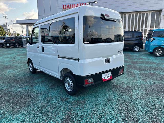 ハイゼットカーゴＤＸ　４ＷＤ走行無制限１年間保証　４ＷＤ　コーナーセンサー　ＣＶＴ車　オートハイビーム　アイドリングストップ　キーレスエントリー　横滑り防止装置　ラジオ（石川県）の中古車