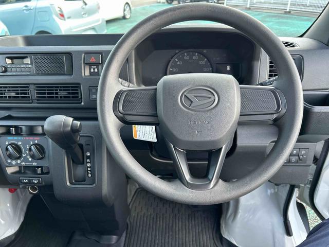 ハイゼットカーゴＤＸ　４ＷＤ走行無制限１年間保証　４ＷＤ　コーナーセンサー　ＣＶＴ車　オートハイビーム　アイドリングストップ　キーレスエントリー　横滑り防止装置　ラジオ（石川県）の中古車