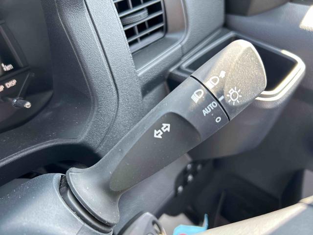 ハイゼットカーゴＤＸ　４ＷＤ走行無制限１年間保証　４ＷＤ　コーナーセンサー　ＣＶＴ車　オートハイビーム　アイドリングストップ　キーレスエントリー　横滑り防止装置　ラジオ（石川県）の中古車