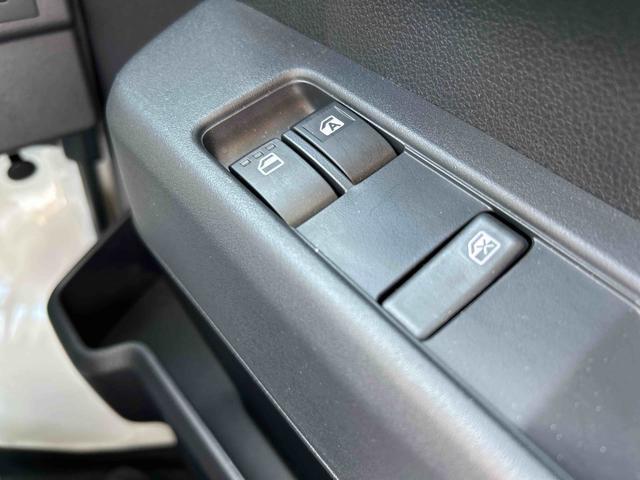 ハイゼットカーゴＤＸ　４ＷＤ走行無制限１年間保証　４ＷＤ　コーナーセンサー　ＣＶＴ車　オートハイビーム　アイドリングストップ　キーレスエントリー　横滑り防止装置　ラジオ（石川県）の中古車