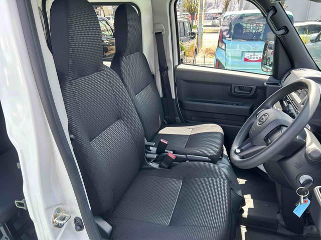 ハイゼットカーゴＤＸ走行無制限１年保証　４ＷＤ　フロントコーナーセンサーＬＥＤヘッドライト　アイドリングストップ　オートハイビーム　キーレス（石川県）の中古車