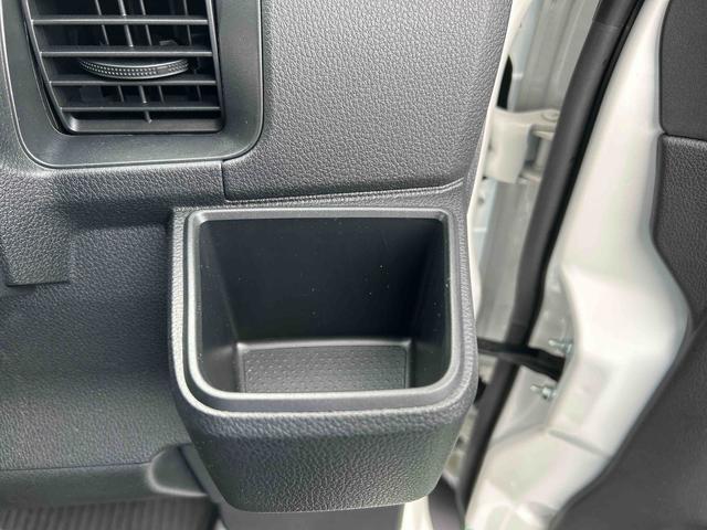 ハイゼットカーゴＤＸ走行無制限１年保証　４ＷＤ　コーナーセンサー　ＡＭ／ＦＭラジオ　エアコン　衝突回避支援ブレーキ　オートライト　キーレスエントリー　オーバーヘッドシェルフ（石川県）の中古車