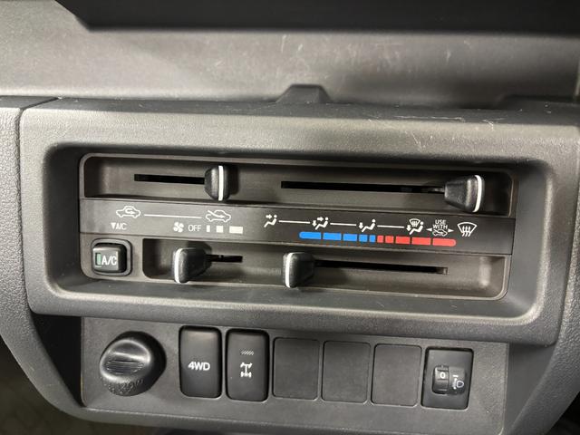 ハイゼットトラックスタンダード　農用スペシャルＭＴ５　ＡＭ／ＦＭチューナー　マニュアルエアコン　パワーステアリング　４ＤＷ切替　スーパーデフロック　大型荷台作業灯　ゲートプロテクター　ハロゲンヘッドランプ（長野県）の中古車