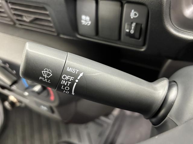 アクティトラックＳＤＸＭＴ５　ＡＭ．ＦＭチューナー　マニュアルエアコン　テールゲートチェーン　荷台ランプ　アクセサリーソケット　ショッピングフック　フォグランプ　認定中古車（長野県）の中古車