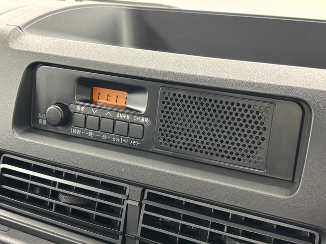 ハイゼットトラックスタンダードＡＭ・ＦＭチューナー　マニュアルエアコン　アクセサリーソケット　電子制御式４ＷＤ　ラバーマット　ゲートプロテクター　ガードフレームプロテクター　ハロゲンランプ　オートライト機能　スマアシ（長野県）の中古車