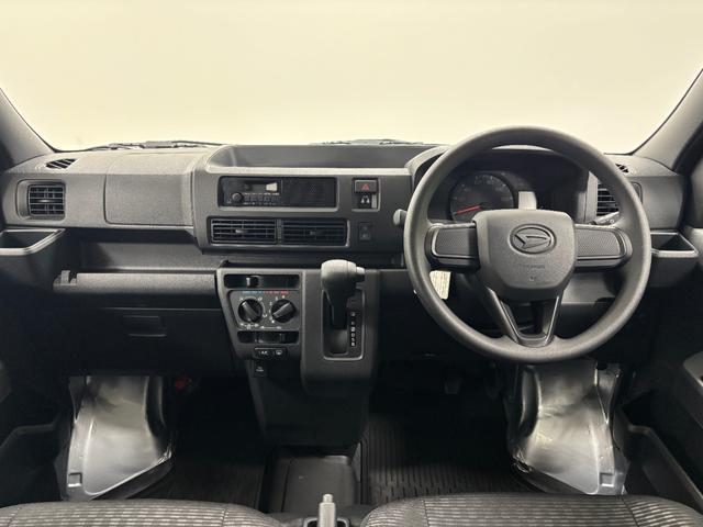 ハイゼットカーゴＤＸＡＭ・ＦＭチューナー　マニュアルエアコン　両側スライドドア　電子制御式４ＷＤ　フルフラット荷室　オーバーヘッドシェルフ　ハロゲンヘッドランプ　オートライト　キーレスエントリー　スマアシ（長野県）の中古車